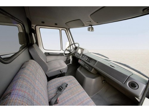 Характеристики грузового фургона Mercedes-Benz T1 210 MT L3H1 2.8т. (05.1989 - 06.1995): фото, размеры, грузоподъемность, масса, скорость, двигатель, топливо, отзывы
