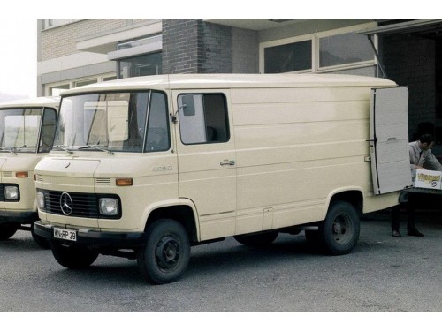 Характеристики грузового фургона Mercedes-Benz T2 2.2 MT L 406 DA L1H1 3.5t (01.1968 - 01.1974): фото, размеры, грузоподъемность, масса, скорость, двигатель, топливо, отзывы