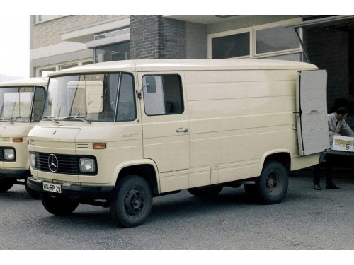 Характеристики грузового фургона Mercedes-Benz T2 2.0 MT L 406 DA L2H1 3.5t (03.1967 - 12.1967): фото, размеры, грузоподъемность, масса, скорость, двигатель, топливо, отзывы