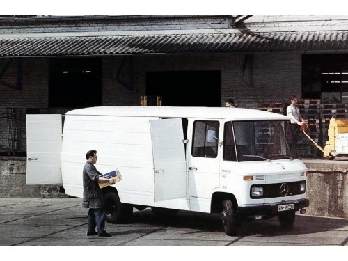 Характеристики грузового фургона Mercedes-Benz T2 2.0 MT L 406 DC L2H2 4.6t (03.1967 - 12.1967): фото, размеры, грузоподъемность, масса, скорость, двигатель, топливо, отзывы