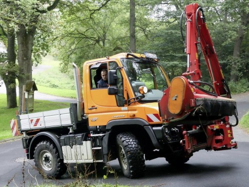 Характеристики бортового грузовика Mercedes-Benz Unimog 5.1 SAT U323 (05.2013 - н.в.): фото, грузоподъемность, масса, скорость, двигатель, топливо, отзывы