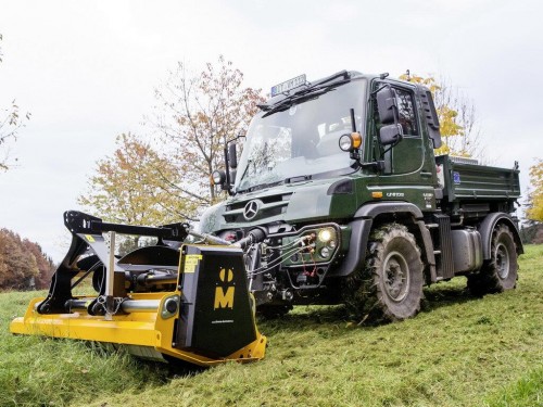 Характеристики бортового грузовика Mercedes-Benz Unimog 5.1 SAT U323 Long (05.2013 - н.в.): фото, грузоподъемность, масса, скорость, двигатель, топливо, отзывы