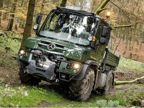 Характеристики бортового грузовика Mercedes-Benz Unimog 7.7 SAT U527 (05.2013 - н.в.): фото, грузоподъемность, масса, скорость, двигатель, топливо, отзывы