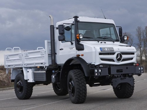 Характеристики бортового грузовика Mercedes-Benz Unimog 7.7 SAT U5030 (05.2013 - н.в.): фото, грузоподъемность, масса, скорость, двигатель, топливо, отзывы