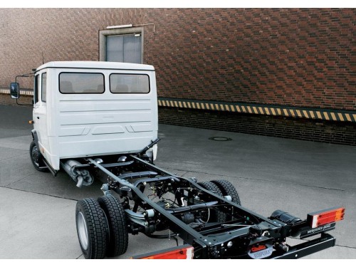 Характеристики грузового автомобиля Mercedes-Benz Vario 612D MT RWD L1 Crewcab 6т (07.1996 - 09.2001): фото, грузоподъемность, масса, скорость, двигатель, топливо, отзывы