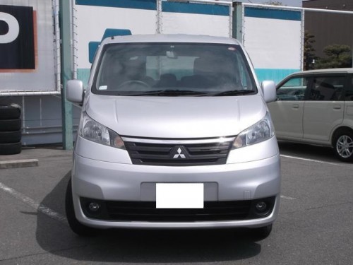 Характеристики минивэна Mitsubishi Delica Van 1.6 GX (10.2011 - 10.2014): фото, места, вместимость, скорость, двигатель, топливо, отзывы