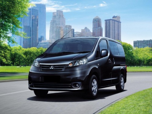 Характеристики минивэна Mitsubishi Delica Van 1.6 DX (10.2011 - 10.2014): фото, места, вместимость, скорость, двигатель, топливо, отзывы