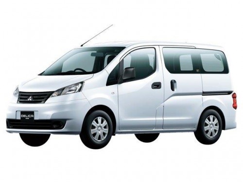 Характеристики минивэна Mitsubishi Delica Van 1.6 GX (11.2014 - 12.2015): фото, места, вместимость, скорость, двигатель, топливо, отзывы