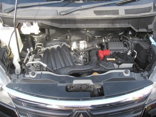 Характеристики минивэна Mitsubishi Delica Van 1.6 GX (01.2016 - 04.2019): фото, места, вместимость, скорость, двигатель, топливо, отзывы
