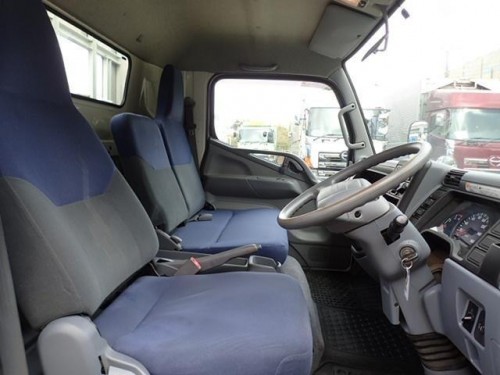 Характеристики грузового автомобиля Mitsubishi Fuso Canter 3.0 Double Cab Standard Cab Standard Roof Long Body Full Low Floor 1.5t Standard (08.2018 - 10.2020): фото, грузоподъемность, масса, скорость, двигатель, топливо, отзывы