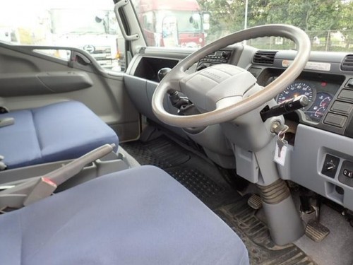 Характеристики грузового автомобиля Mitsubishi Fuso Canter 3.0 Double Cab Standard Cab Standard Roof Long Body Full Low Floor 1.5t Standard (08.2018 - 10.2020): фото, грузоподъемность, масса, скорость, двигатель, топливо, отзывы