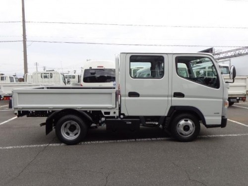 Характеристики грузового автомобиля Mitsubishi Fuso Canter 3.0 Double Cab Standard Cab Standard Roof Long Body Full Low Floor 2t Standard (08.2018 - 10.2020): фото, грузоподъемность, масса, скорость, двигатель, топливо, отзывы