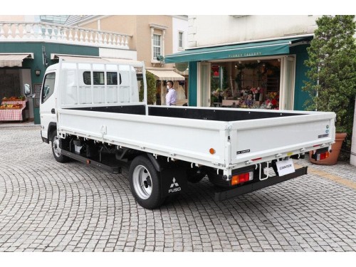 Характеристики бортового грузовика Mitsubishi Fuso Canter 3.0 Single Cab Standard Cab High Roof Long Body Full Low Floor 2t Custom (11.2020 - н.в.): фото, грузоподъемность, масса, скорость, двигатель, топливо, отзывы