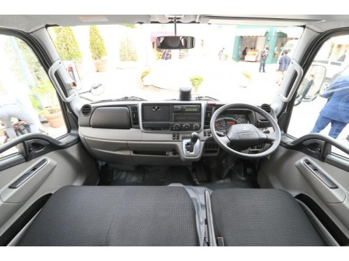 Характеристики бортового грузовика Mitsubishi Fuso Canter 3.0 Single Cab Standard Cab High Roof Long Body Raised Floor 2t Custom (11.2020 - н.в.): фото, грузоподъемность, масса, скорость, двигатель, топливо, отзывы