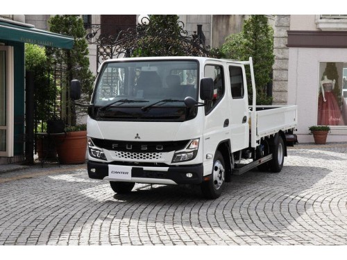 Характеристики бортового грузовика Mitsubishi Fuso Canter 3.0 Double Cab Standard Cab Standard Roof Long Body Full Low Floor 1.5t Standard (11.2020 - н.в.): фото, грузоподъемность, масса, скорость, двигатель, топливо, отзывы