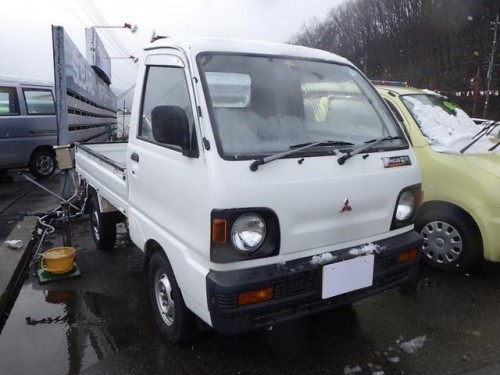 Характеристики бортового грузовика Mitsubishi Minicab 660 TD three-way (01.1991 - 12.1993): фото, грузоподъемность, масса, скорость, двигатель, топливо, отзывы