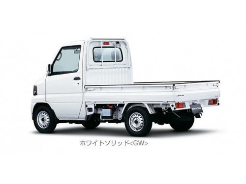 Характеристики бортового грузовика Mitsubishi Minicab 660 40th anniversary commemorative special (05.2006 - 11.2006): фото, грузоподъемность, масса, скорость, двигатель, топливо, отзывы