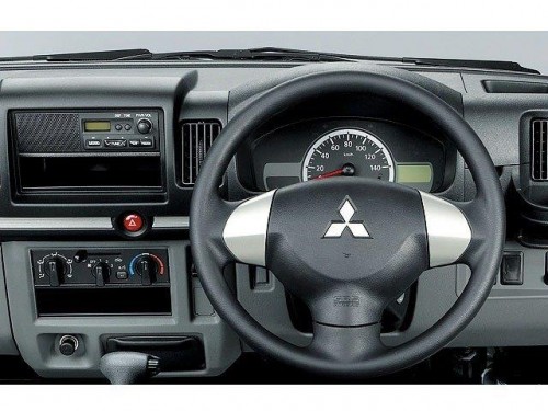 Характеристики бортового грузовика Mitsubishi Minicab 660 Panel van (12.2011 - 06.2012): фото, грузоподъемность, масса, скорость, двигатель, топливо, отзывы