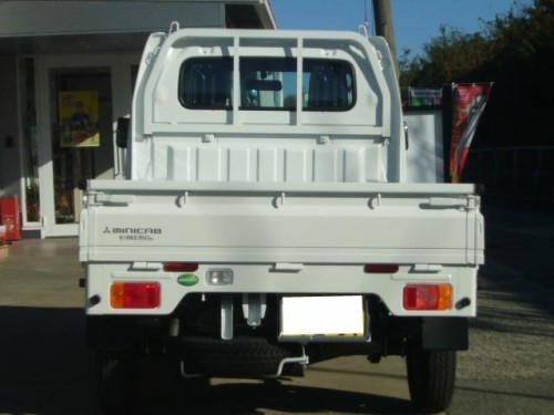 Характеристики грузового автомобиля Mitsubishi Minicab 660 M (08.2021 - 03.2022): фото, грузоподъемность, масса, скорость, двигатель, топливо, отзывы