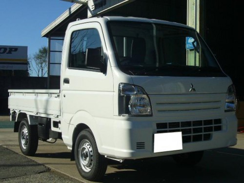 Характеристики грузового автомобиля Mitsubishi Minicab 660 M 4WD (04.2022 - н.в.): фото, грузоподъемность, масса, скорость, двигатель, топливо, отзывы