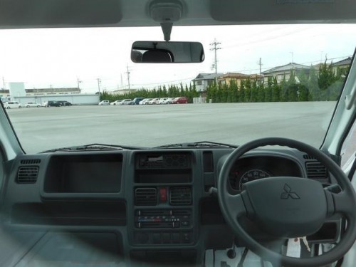 Характеристики грузового автомобиля Mitsubishi Minicab 660 M 4WD (04.2022 - н.в.): фото, грузоподъемность, масса, скорость, двигатель, топливо, отзывы