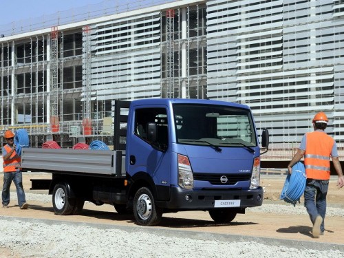 Характеристики грузового автомобиля Nissan Cabstar 2.5 MT Double Cab MWB 3.5t (03.2006 - 01.2014): фото, грузоподъемность, масса, скорость, двигатель, топливо, отзывы