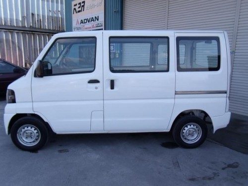 Характеристики цельнометаллического фургона Nissan Clipper 660 DX 4WD (12.2007 - 11.2008): фото, размеры, грузоподъемность, масса, скорость, двигатель, топливо, отзывы