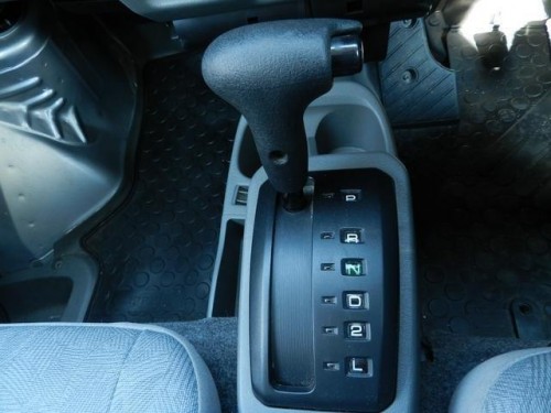 Характеристики цельнометаллического фургона Nissan Clipper 660 DX 4WD (12.2007 - 11.2008): фото, размеры, грузоподъемность, масса, скорость, двигатель, топливо, отзывы