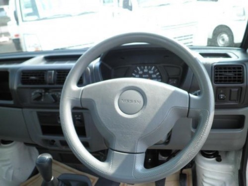 Характеристики бортового грузовика Nissan Clipper 660 DX with air conditioner (12.2008 - 07.2010): фото, грузоподъемность, масса, скорость, двигатель, топливо, отзывы