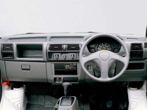 Характеристики бортового грузовика Nissan Clipper 660 DX (12.2005 - 11.2006): фото, грузоподъемность, масса, скорость, двигатель, топливо, отзывы