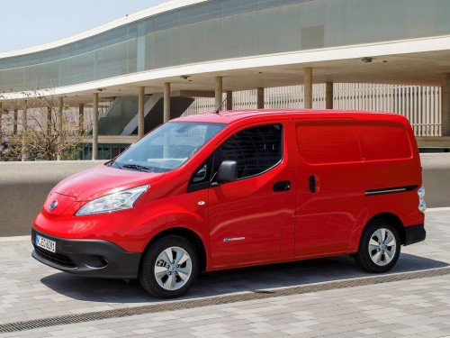 Характеристики грузового фургона Nissan e-NV200 40 kWh Van Comfort (07.2018 - 01.2021): фото, размеры, грузоподъемность, масса, скорость, двигатель, топливо, отзывы