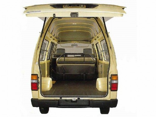Характеристики цельнометаллического фургона Nissan Homy 2.7D DX (08.1994 - 07.1995): фото, размеры, грузоподъемность, масса, скорость, двигатель, топливо, отзывы
