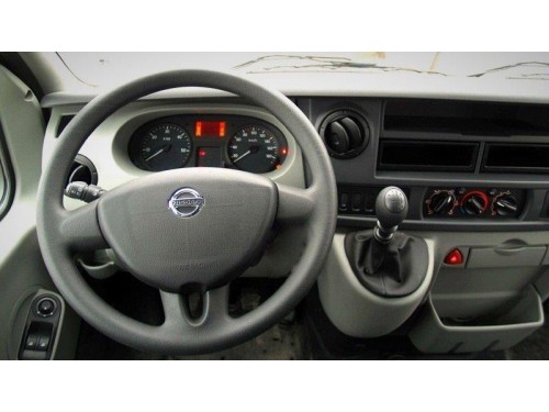 Характеристики грузового фургона Nissan Interstar 2.5 dCi AT Cargo Van L1H2 3.5t (01.2005 - 01.2007): фото, размеры, грузоподъемность, масса, скорость, двигатель, топливо, отзывы