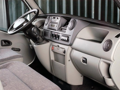 Характеристики грузового фургона Nissan Interstar 2.5 dCi MT Cargo Van L2H2 3.5t Premium (02.2007 - 02.2010): фото, размеры, грузоподъемность, масса, скорость, двигатель, топливо, отзывы