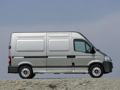 Характеристики грузового фургона Nissan Interstar 2.5 dCi AT Cargo Van L1H2 3.5t Premium (02.2007 - 02.2010): фото, размеры, грузоподъемность, масса, скорость, двигатель, топливо, отзывы