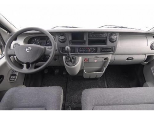 Характеристики минивэна Nissan Interstar 2.5 dCi AT Kombi L2H2 3.5t Comfort (02.2007 - 02.2010): фото, места, вместимость, скорость, двигатель, топливо, отзывы