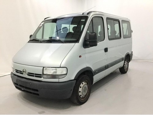 Характеристики минивэна Nissan Interstar 2.5 dCi MT Bus L3H2 3.9t (02.2002 - 08.2003): фото, места, вместимость, скорость, двигатель, топливо, отзывы