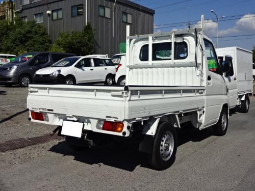 Характеристики бортового грузовика Nissan NT100 Clipper 660 Panel Van (01.2012 - 11.2013): фото, грузоподъемность, масса, скорость, двигатель, топливо, отзывы