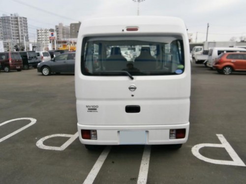 Характеристики минивэна Nissan NV100 Clipper 660 DX (05.2017 - 05.2019): фото, места, вместимость, скорость, двигатель, топливо, отзывы