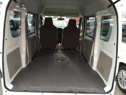 Характеристики минивэна Nissan NV100 Clipper 660 DX GL Package High Roof (05.2017 - 05.2019): фото, места, вместимость, скорость, двигатель, топливо, отзывы