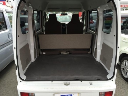 Характеристики минивэна Nissan NV100 Clipper 660 DX Emergency Brake Package High Roof 4WD (05.2017 - 05.2019): фото, места, вместимость, скорость, двигатель, топливо, отзывы