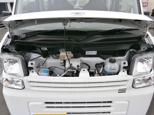 Характеристики минивэна Nissan NV100 Clipper 660 DX Safety Package High Roof 4WD (04.2022 - н.в.): фото, места, вместимость, скорость, двигатель, топливо, отзывы