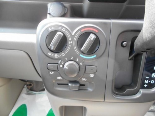 Характеристики минивэна Nissan NV100 Clipper 660 DX Safety Package High Roof 4WD (04.2022 - н.в.): фото, места, вместимость, скорость, двигатель, топливо, отзывы