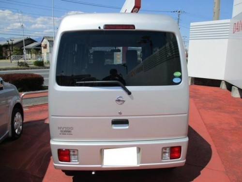 Характеристики грузового фургона Nissan NV100 Clipper 660 DX High Roof (12.2013 - 02.2015): фото, размеры, грузоподъемность, масса, скорость, двигатель, топливо, отзывы