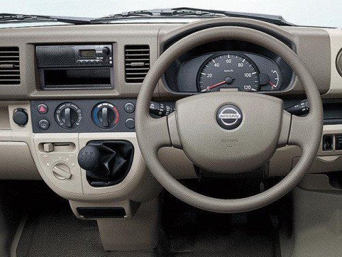 Характеристики цельнометаллического фургона Nissan NV100 Clipper 660 GX High Roof (12.2013 - 02.2015): фото, размеры, грузоподъемность, масса, скорость, двигатель, топливо, отзывы