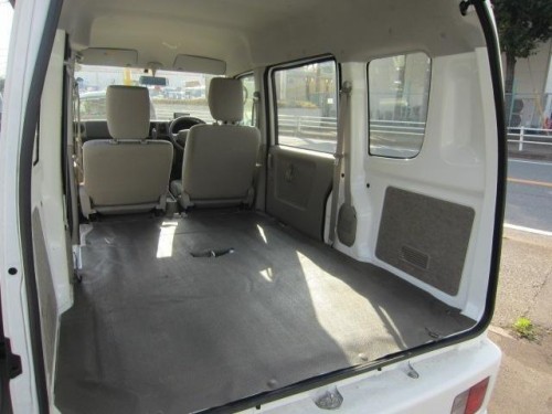 Характеристики грузового фургона Nissan NV100 Clipper 660 DX (12.2013 - 02.2015): фото, размеры, грузоподъемность, масса, скорость, двигатель, топливо, отзывы