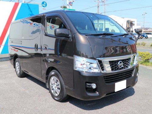 Характеристики минивэна Nissan NV350 Caravan 2.0 DX Long Body (4 door 3 seat) (11.2016 - 06.2017): фото, места, вместимость, скорость, двигатель, топливо, отзывы