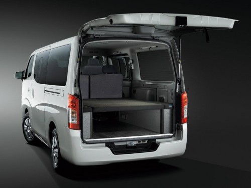 Характеристики минивэна Nissan NV350 Caravan Van 2.5 VX Long Body Diesel Turbo (07.2017 - 03.2022): фото, места, вместимость, скорость, двигатель, топливо, отзывы