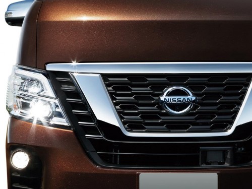 Характеристики минивэна Nissan NV350 Caravan Van 2.5 VX Long Body Diesel Turbo (07.2017 - 03.2022): фото, места, вместимость, скорость, двигатель, топливо, отзывы