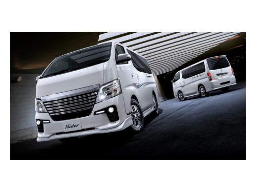 Характеристики минивэна Nissan NV350 Caravan Van 2.5 VX Long Body Diesel Turbo (07.2017 - 03.2022): фото, места, вместимость, скорость, двигатель, топливо, отзывы